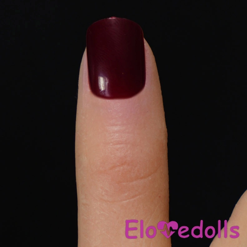 wine red fingernail polish